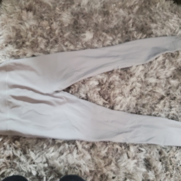 Alo Yoga Ripped Warrior medium leggings - Picture 3 of 4